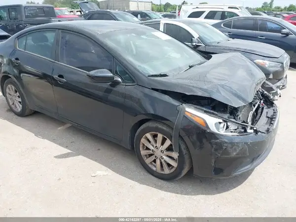 3KPFK4A7XHE052245 2017 KIA FORTE - Image 1