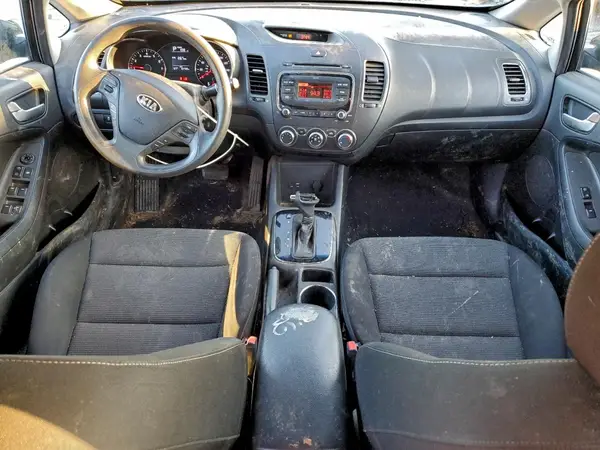 3KPFK4A7XHE053010 2017 KIA FORTE - Image 8