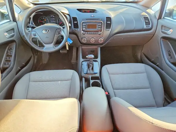 3KPFK4A7XHE053668 2017 KIA FORTE - Image 8