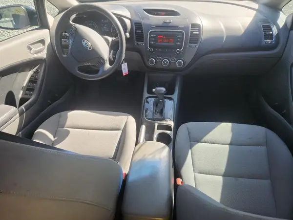 3KPFK4A7XHE054562 2017 KIA FORTE - Image 8
