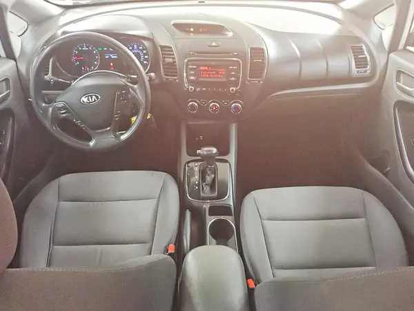 3KPFK4A7XHE055260 2017 KIA FORTE - Image 8