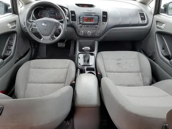 3KPFK4A7XHE055856 2017 KIA FORTE - Image 8