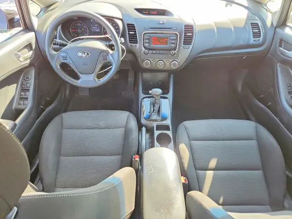 3KPFK4A7XHE056909 2017 KIA FORTE - Image 8