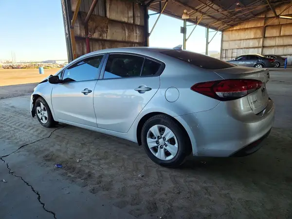 3KPFK4A7XHE057154 2017 KIA FORTE - Image 2