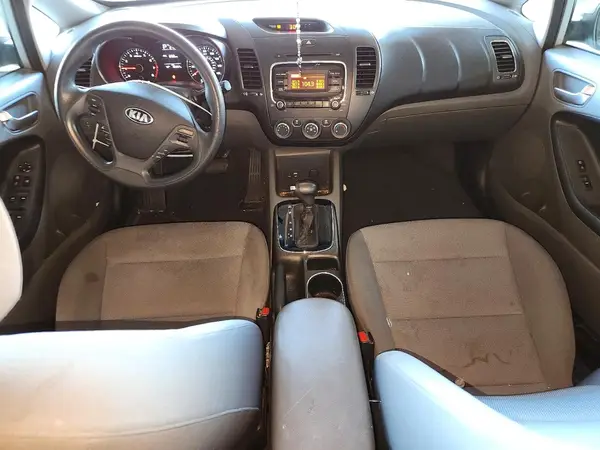 3KPFK4A7XHE057154 2017 KIA FORTE - Image 8