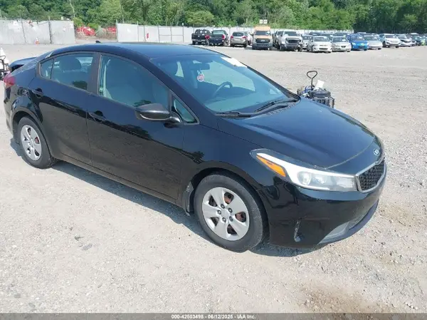 3KPFK4A7XHE057364 2017 KIA FORTE - Image 1