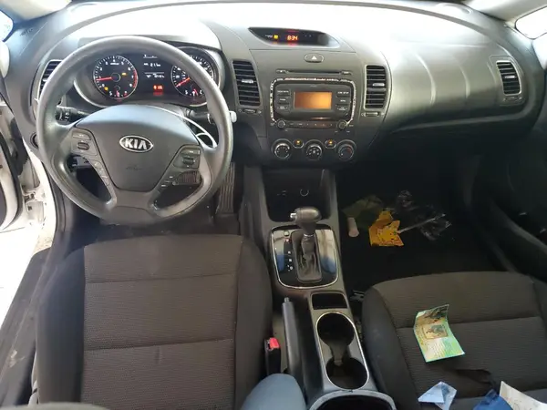 3KPFK4A7XHE058837 2017 KIA FORTE - Image 8
