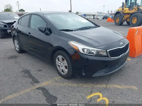 3KPFK4A7XHE060720 2017 KIA FORTE - Image 1