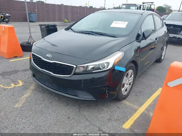 3KPFK4A7XHE060720 2017 KIA FORTE - Image 2