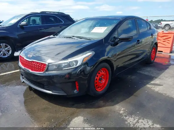 3KPFK4A7XHE062595 2017 KIA FORTE - Image 2