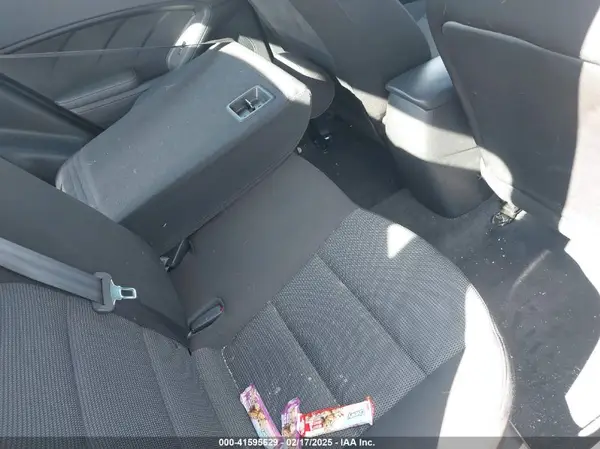 3KPFK4A7XHE062659 2017 KIA FORTE - Image 8