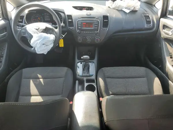 3KPFK4A7XHE062693 2017 KIA FORTE - Image 8