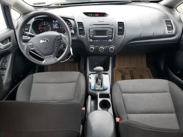 3KPFK4A7XHE063939 2017 KIA FORTE - Image 8
