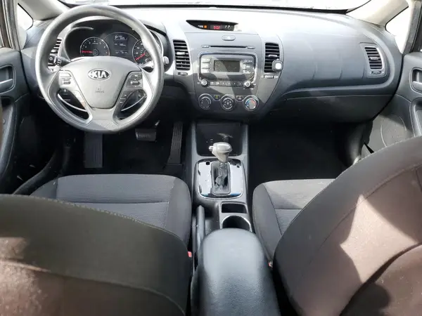 3KPFK4A7XHE064234 2017 KIA FORTE - Image 8
