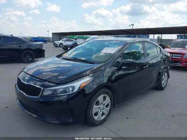 3KPFK4A7XHE064699 2017 KIA FORTE - Image 2