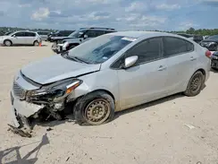 3KPFK4A7XHE066033 2017 KIA FORTE