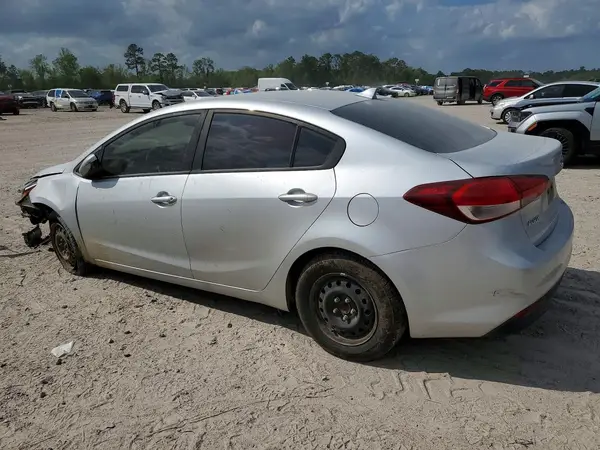 3KPFK4A7XHE066033 2017 KIA FORTE - Image 2