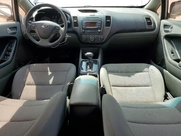 3KPFK4A7XHE066033 2017 KIA FORTE - Image 8