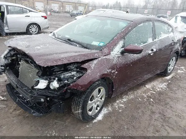 3KPFK4A7XHE071992 2017 KIA FORTE - Image 2