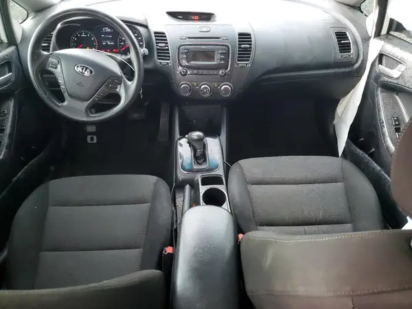 3KPFK4A7XHE075959 2017 KIA FORTE - Image 8