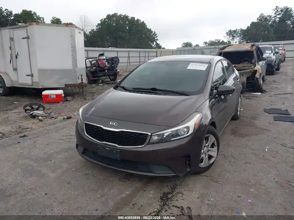 3KPFK4A7XHE077825 2017 KIA FORTE - Image 2