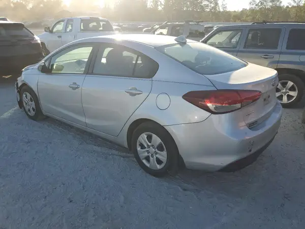 3KPFK4A7XHE078019 2017 KIA FORTE - Image 2