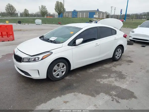 3KPFK4A7XHE078442 2017 KIA FORTE - Image 2
