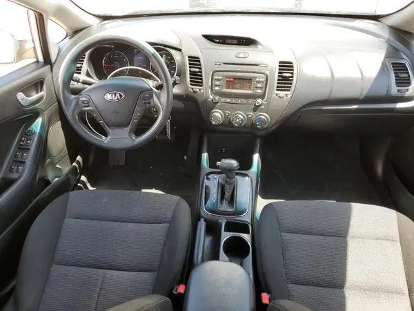 3KPFK4A7XHE078845 2017 KIA FORTE - Image 8