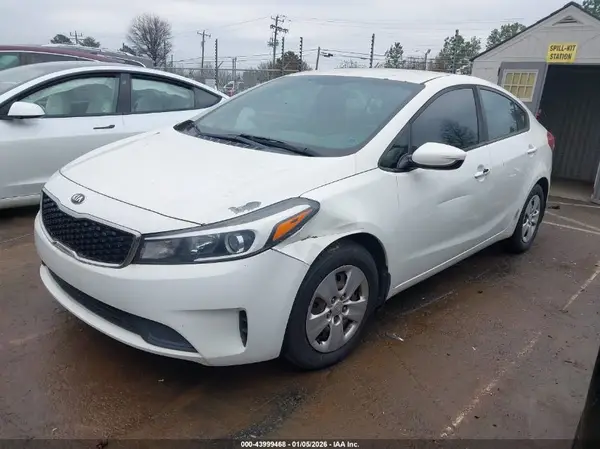 3KPFK4A7XHE080739 2017 KIA FORTE - Image 2