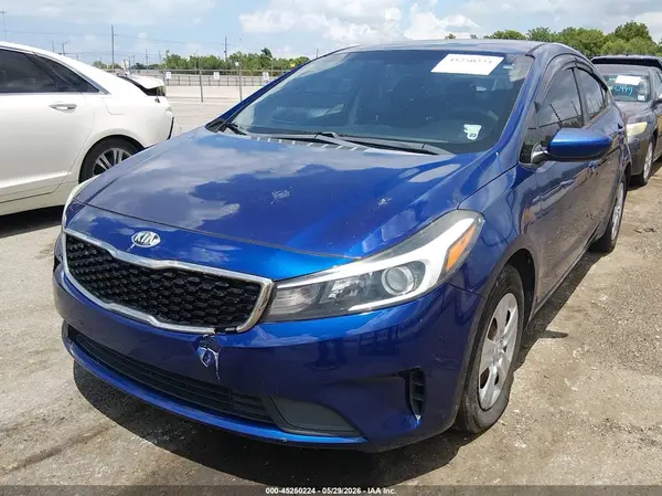3KPFK4A7XHE080868 2017 KIA FORTE - Image 2
