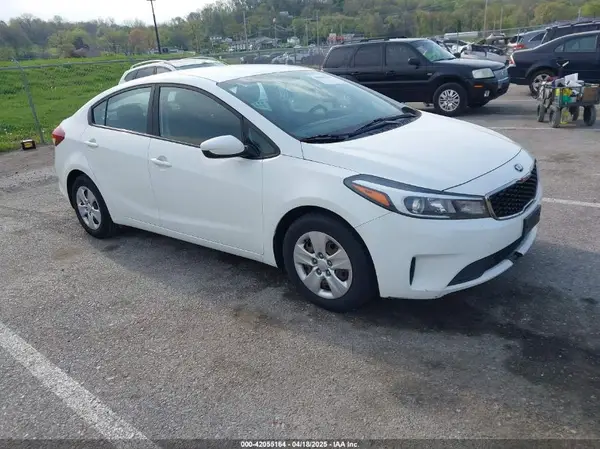3KPFK4A7XHE081289 2017 KIA FORTE - Image 1