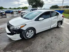 3KPFK4A7XHE082572 2017 KIA FORTE