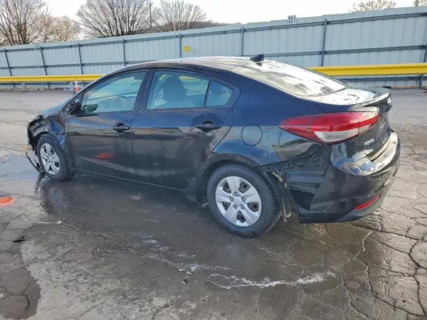 3KPFK4A7XHE083494 2017 KIA FORTE - Image 2