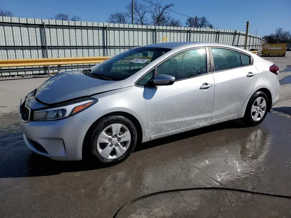 3KPFK4A7XHE084483 2017 KIA FORTE - Image 1