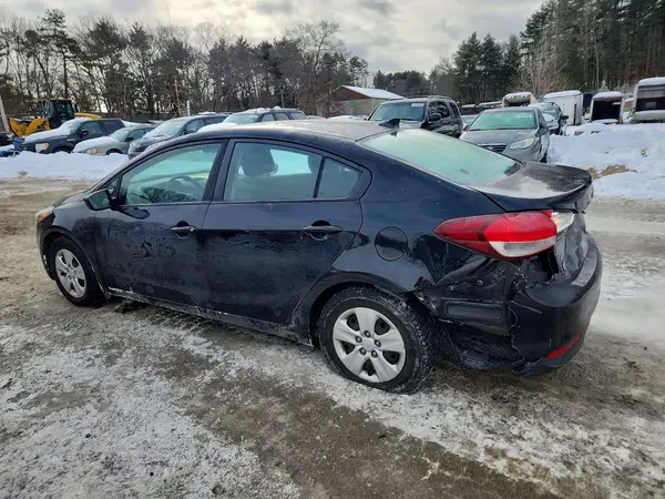 3KPFK4A7XHE085830 2017 KIA FORTE - Image 2