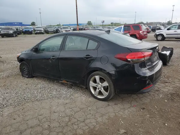3KPFK4A7XHE085889 2017 KIA FORTE - Image 2