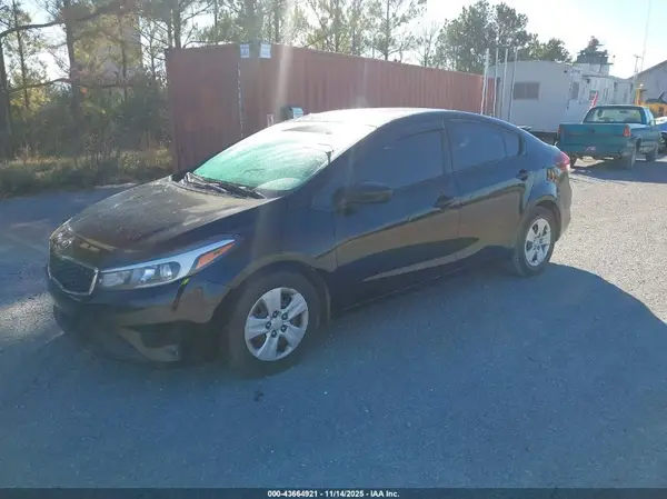 3KPFK4A7XHE087092 2017 KIA FORTE - Image 2