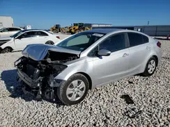 3KPFK4A7XHE088498 2017 KIA FORTE