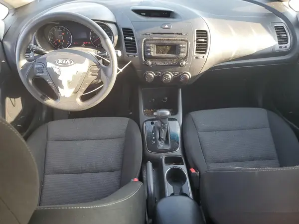 3KPFK4A7XHE092213 2017 KIA FORTE - Image 8