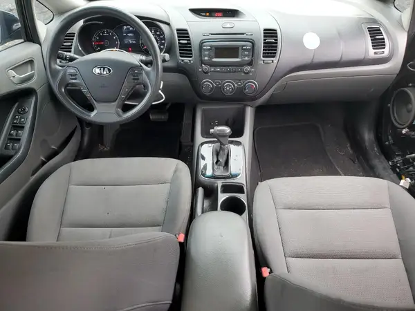 3KPFK4A7XHE092390 2017 KIA FORTE - Image 8