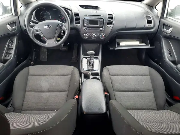 3KPFK4A7XHE094012 2017 KIA FORTE - Image 8