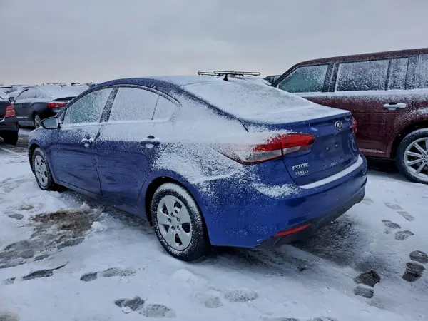 3KPFK4A7XHE095564 2017 KIA FORTE - Image 2