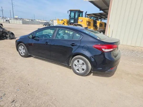 3KPFK4A7XHE096908 2017 KIA FORTE - Image 2