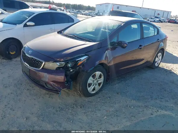 3KPFK4A7XHE099940 2017 KIA FORTE - Image 2