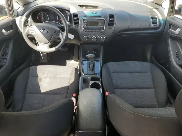 3KPFK4A7XHE101928 2017 KIA FORTE - Image 8