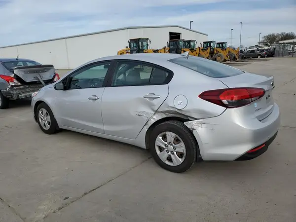 3KPFK4A7XHE102948 2017 KIA FORTE - Image 2