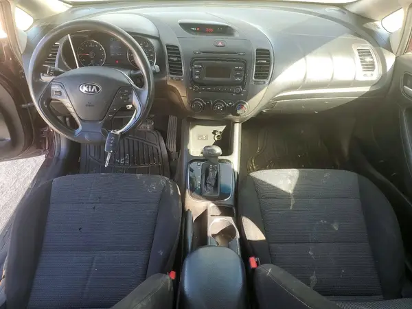 3KPFK4A7XHE103405 2017 KIA FORTE - Image 8