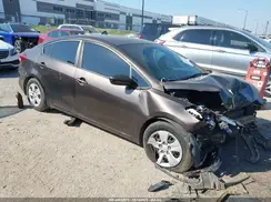 3KPFK4A7XHE103758 2017 KIA FORTE