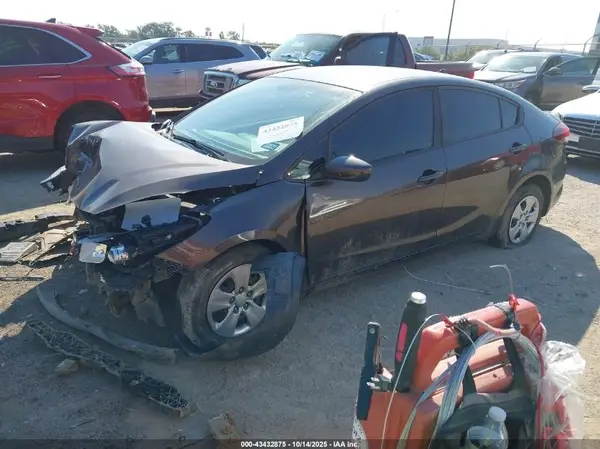 3KPFK4A7XHE103758 2017 KIA FORTE - Image 2