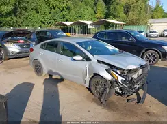 3KPFK4A7XHE108586 2017 KIA FORTE